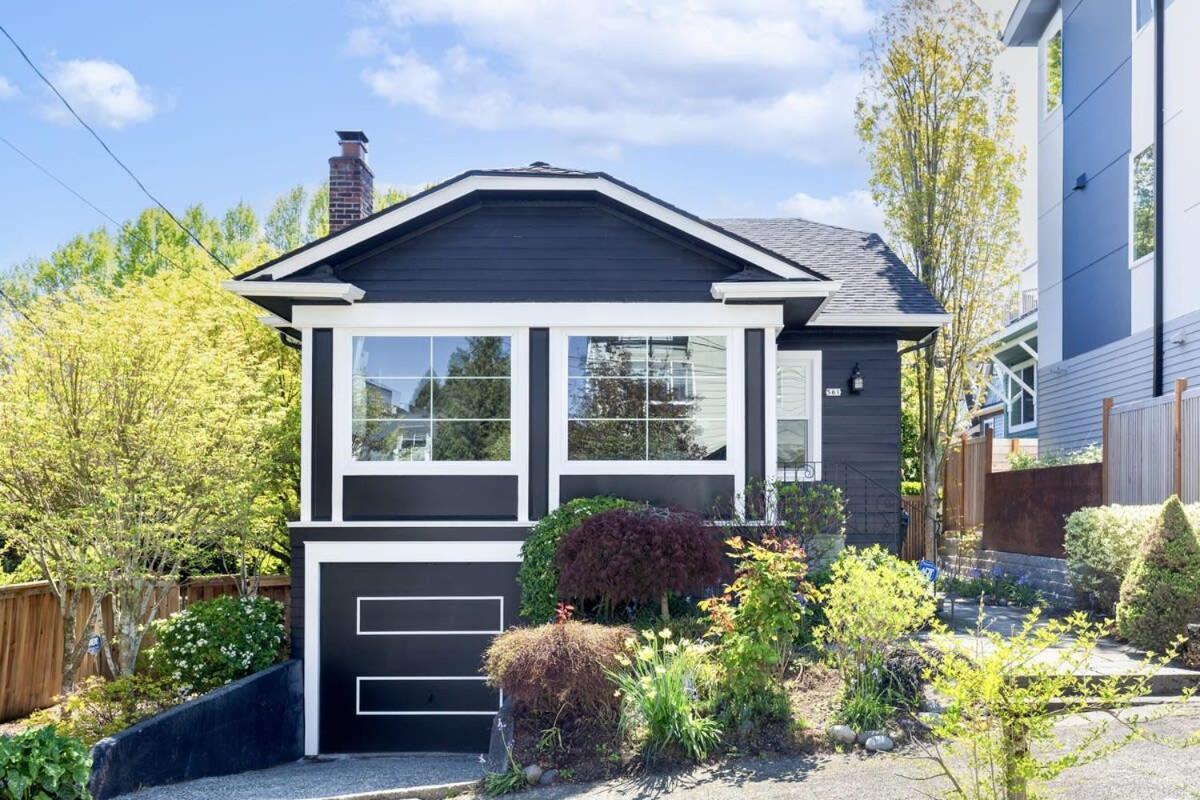Queen Anne Charm Near Tech Hubs & Entertainment Holiday home