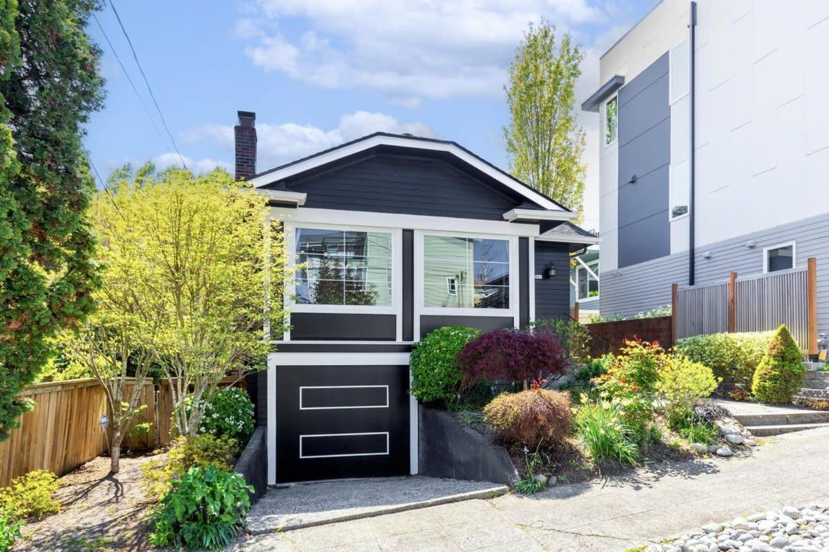 Queen Anne Charm Near Tech Hubs & Entertainment Holiday home *