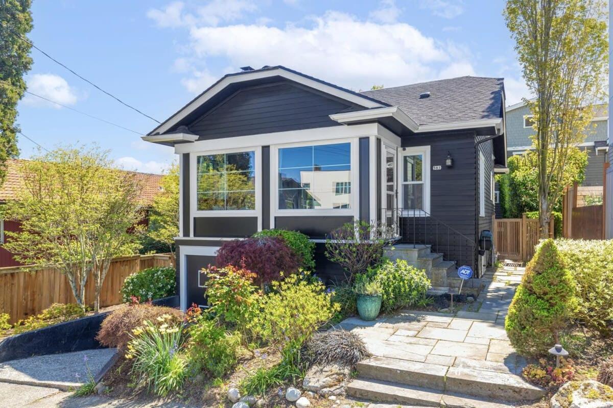Queen Anne Charm Near Tech Hubs & Entertainment Holiday home Seattle