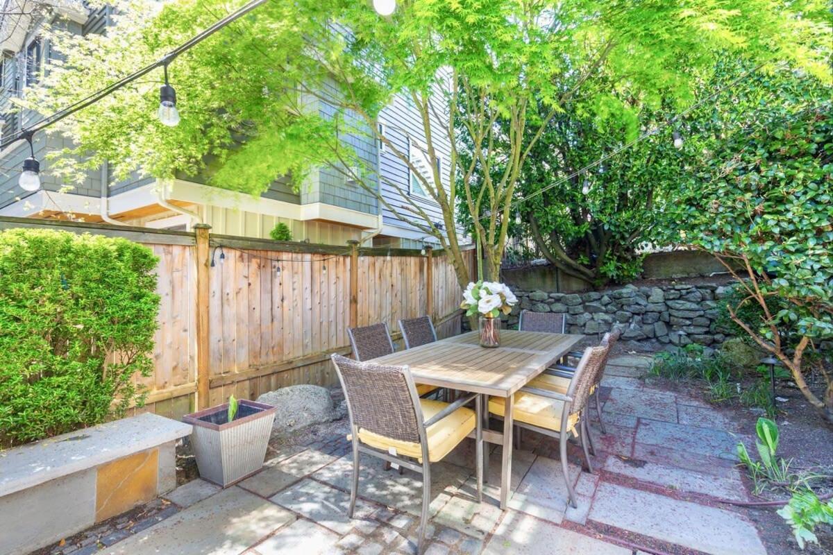 Queen Anne Charm Near Tech Hubs & Entertainment
