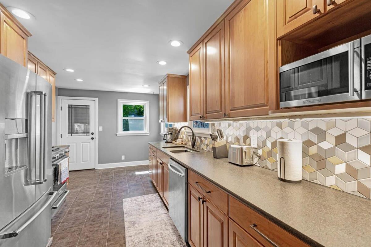 Queen Anne Charm Near Tech Hubs & Entertainment Holiday home *