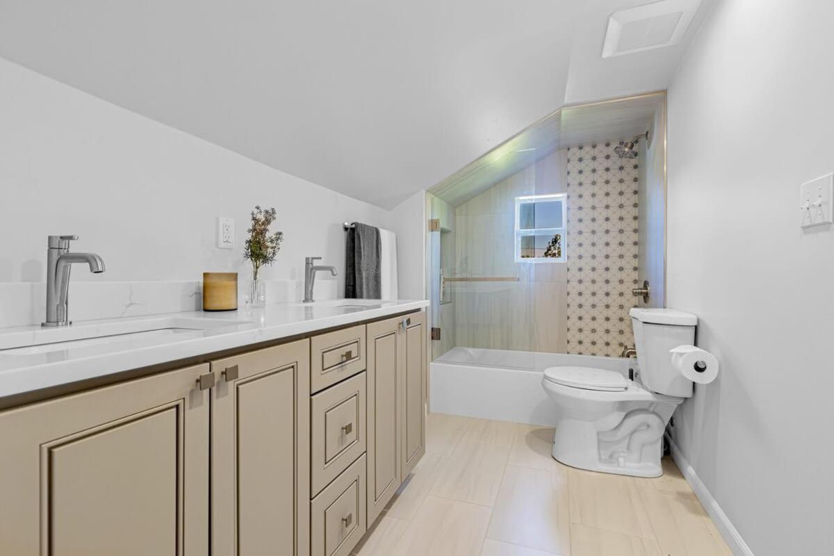 Queen Anne Charm Near Tech Hubs & Entertainment Holiday home Seattle